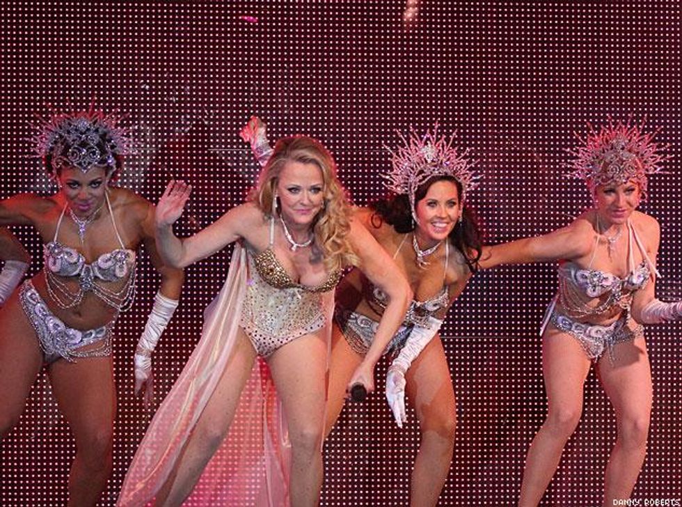 Winterburlesque_dr_01x633