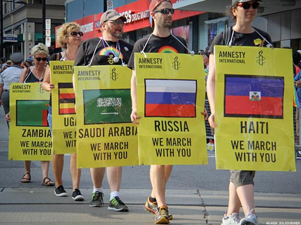 World-pride-parade-toronto-190x633_0