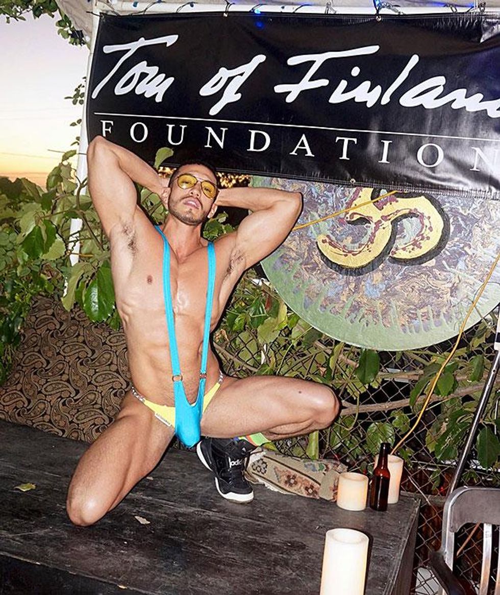 Yellow and blue apparently make green.