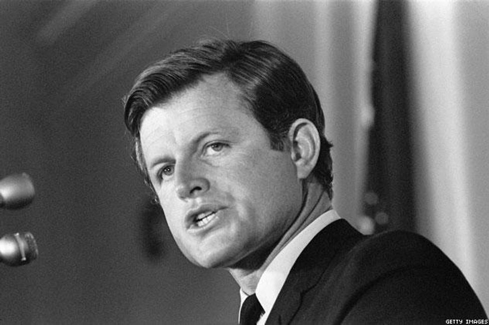 Young_ted_633_90093163_0