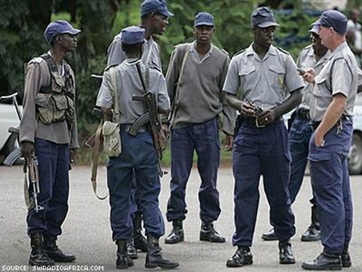 Zimbabwe_policex400