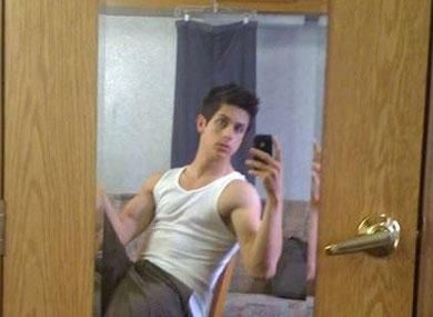 Disney Teen Star on Guys With iPhones