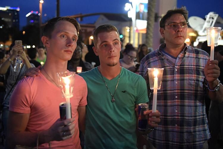 Orlando llora a sus muertos 11