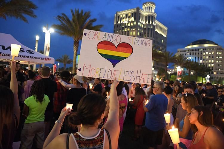 Orlando llora a sus muertos 15