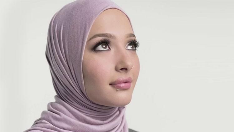 L'Oreal Ad Features Woman in Hijab