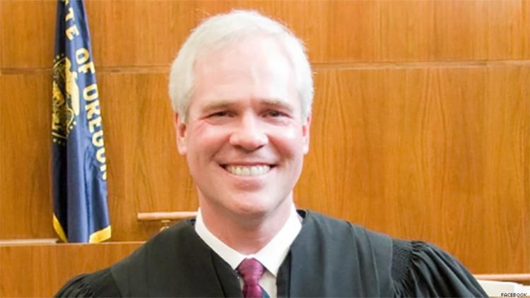 Alabama judge suspended over order to deny gay couples 