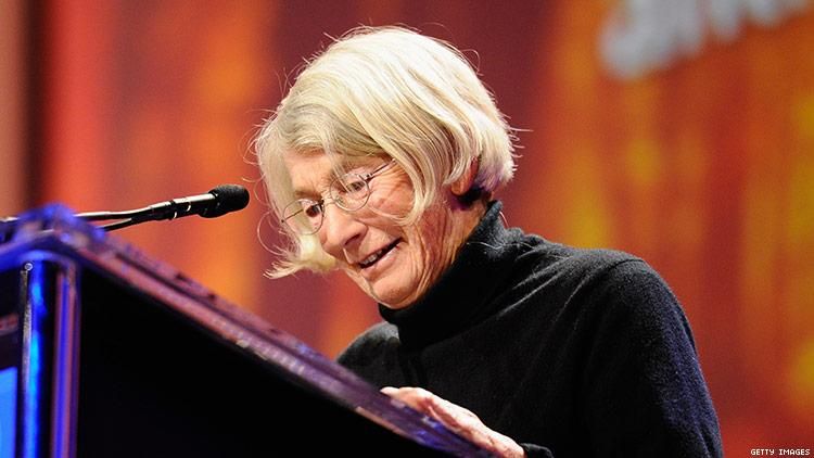 Mary Oliver Acclaimed Lesbian Poet Dies At 83