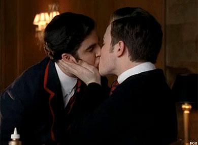 Kurt and Blaine Kiss on
