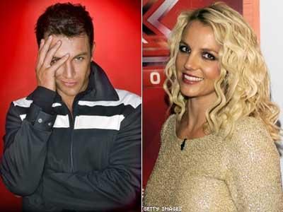 Britney Calms Gay Contestant's Nerves

