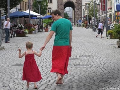 Dad Wears Dress in Solidarity With Dress-Loving Son
