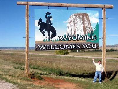 Wyoming Kills Marriage Bill, Advances Domestic Partnership Legislation
