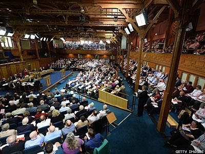Church of Scotland to Allow Gay Ministers

