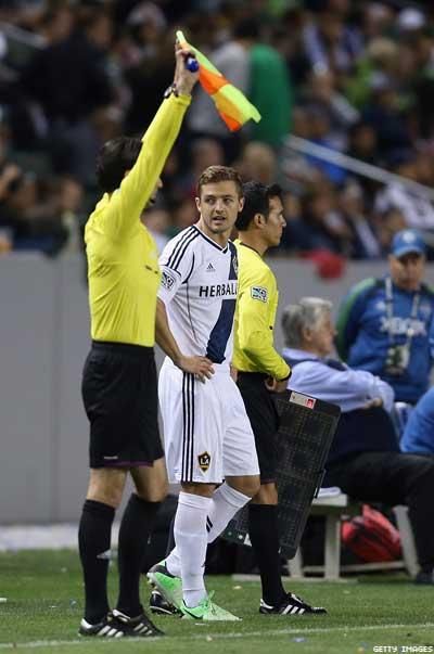 WATCH: Robbie Rogers Takes Field, Gets Standing Ovation

