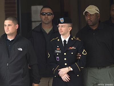 Manning Receives 35-Year Sentence for Leaking Secrets
