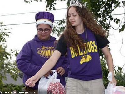 Illinois High School Elects Gay, Lesbian Students as Homecoming King and Queen
