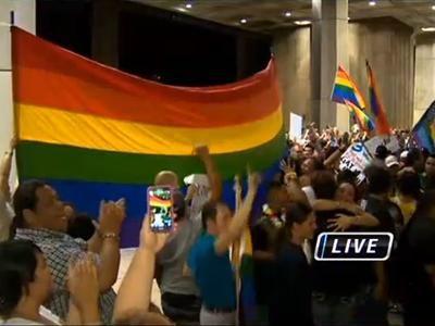 WATCH: Hawaii Passes Marriage Equality
