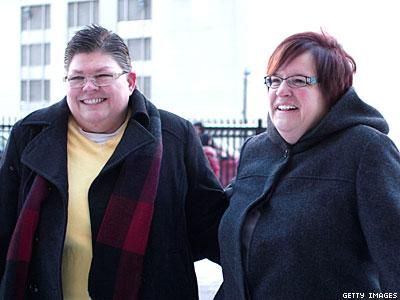 Michigan: Federal Judge Strikes Down Marriage Ban
