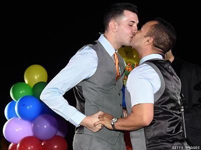 Marriage Equality Recognized in Six More States By Federal Government
