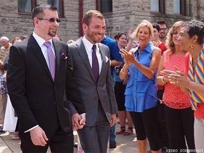 Methodist Minister Who Lost Job for Being Gay Gets Married
