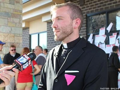 Modern-Day Martin Luthers Show Support for Ousted Gay Methodist Minister
