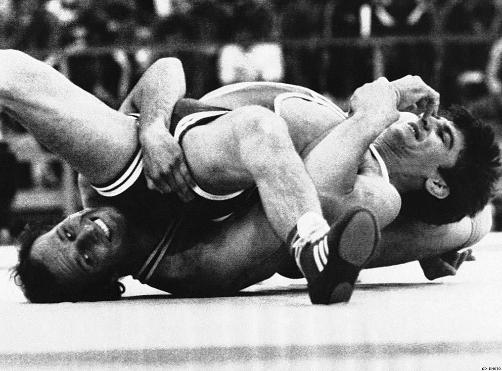 34 Historic Images of Olympic Wrestling