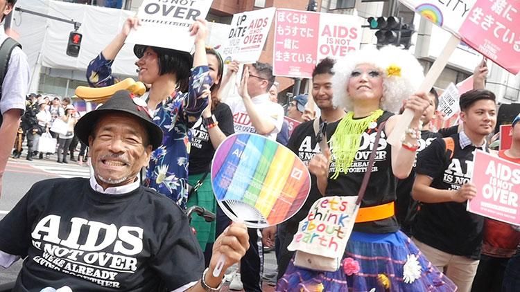 Hiroshi Hasegawa and other activists at Tokyo Rainbow Pride