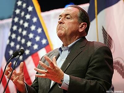 Huckabee Cries 'Free Kim Davis,' Others Call Her Rosa Parks
