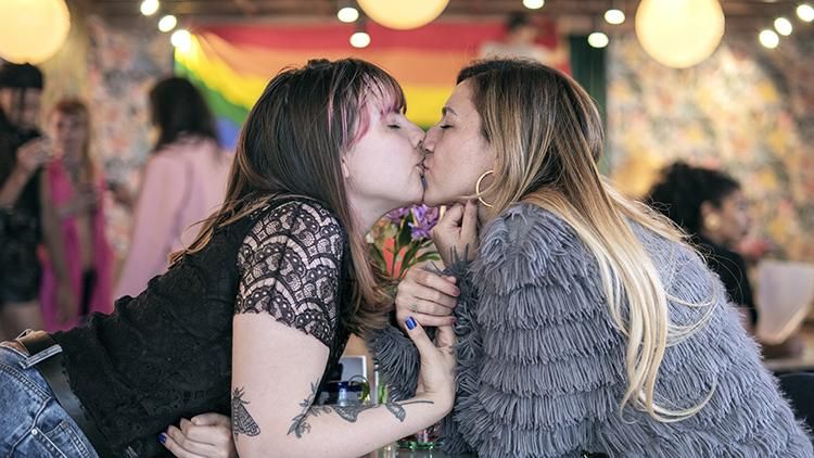 lesbians in a bar