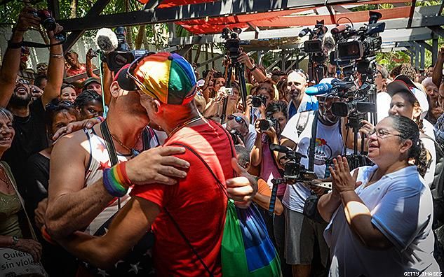 PHOTOS: LGBT Cubans Show Their Pride 