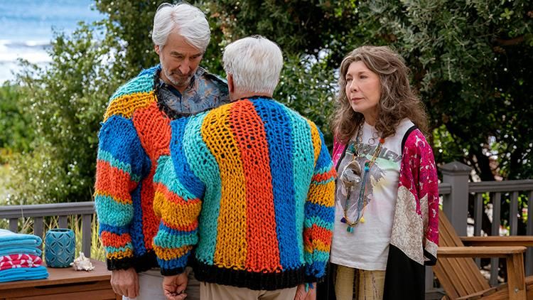 GRACE AND FRANKIE - (L to R) Sam Waterston stars as Sol, Martin Sheen as Robert, and Lily Tomlin as Frankie in episode 1 of GRACE AND FRANKIE, season 7. 
