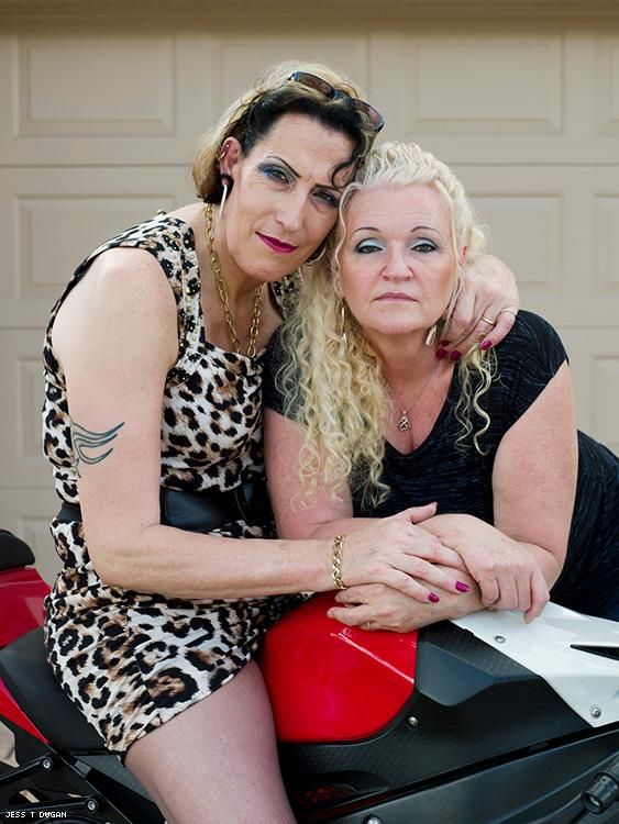SueZie, 51, and Cheryl, 55, Valrico, FL, 2015 Image courtesy of projects+gallery and Jess T. Dugan.